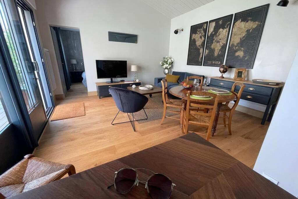 L'Oiseliere ------- Nul Part Ailleurs Villa Loix ภายนอก รูปภาพ
